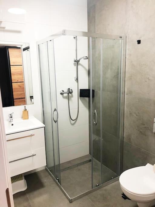 Apartimento Hydral Viene Wrocław Exteriör bild