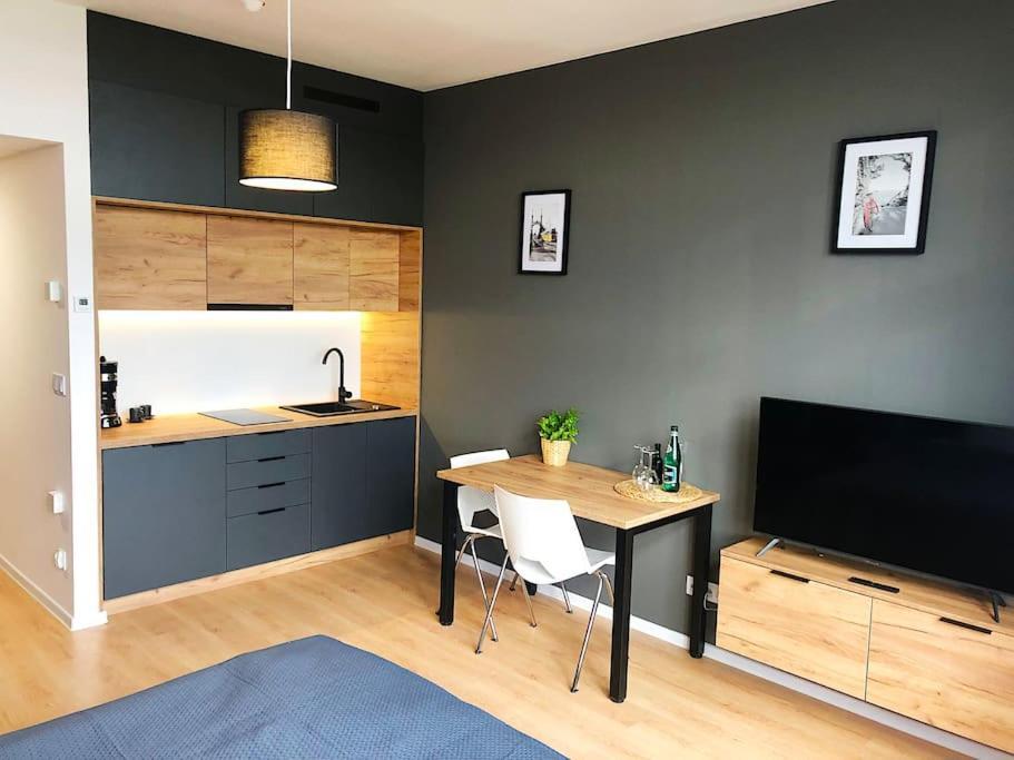 Apartimento Hydral Viene Wrocław Exteriör bild